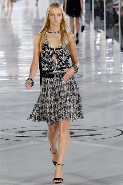 Look 49